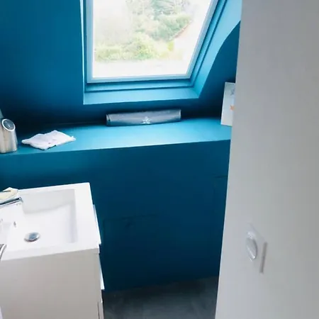 Maison Avec Cote De Granit Rose