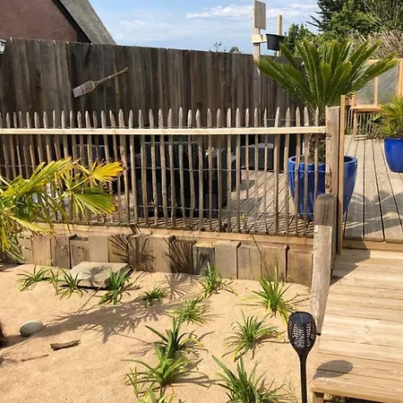 Holiday home Maison Avec Cote De Granit Rose